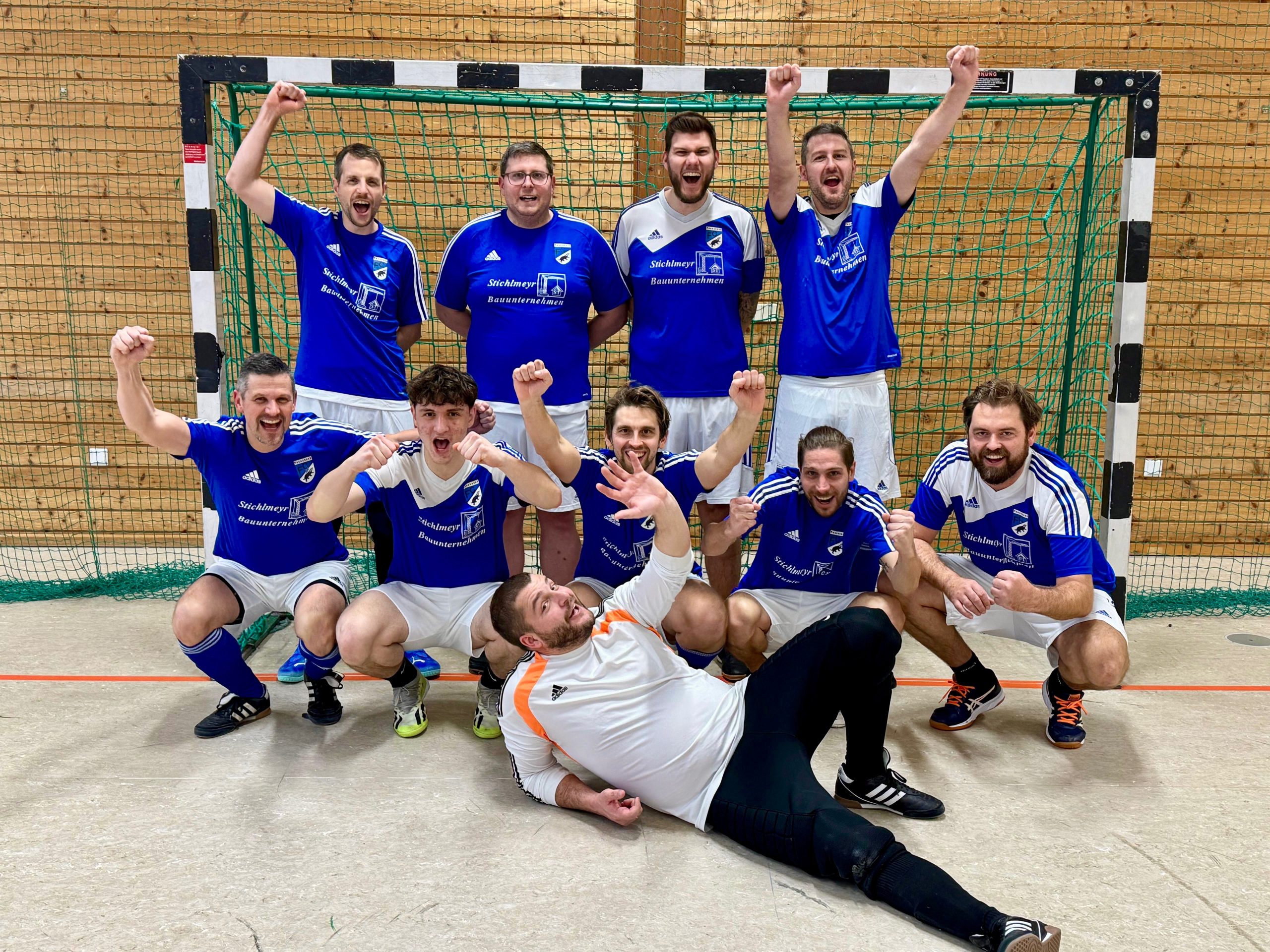 FC Pasenbach gewinnt Bebl Gedächtnis Hallenturnier